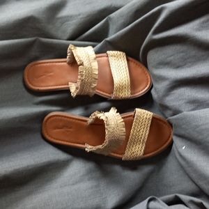 Universal thread size 9 sandals bambooish looking